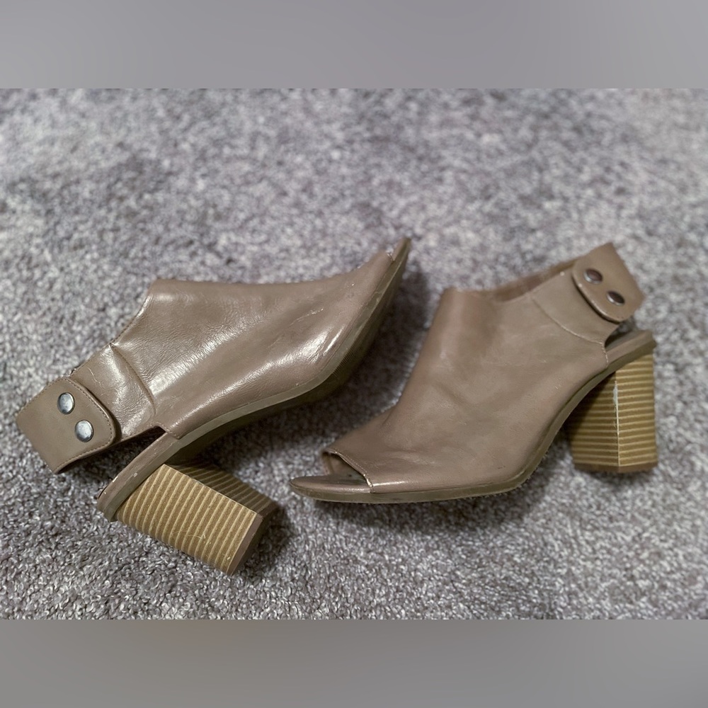 Madden Girl’s Women’s Size 9 Peep Toe Ankle Bootie